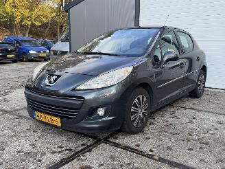 skadebil auto Peugeot 207 1.4 VTi XS Clima CruiseControl GEEN SCHADE! 2010/1
