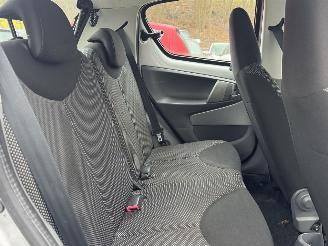 Toyota Aygo 1.0 Airco 5drs rijdbaar! picture 18
