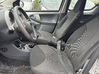 Toyota Aygo 1.0 Airco 5drs rijdbaar! picture 14