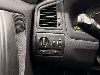 Volvo S-60 2.0T MOMENTUM AUTOMAAT! RIJDBAAR picture 24