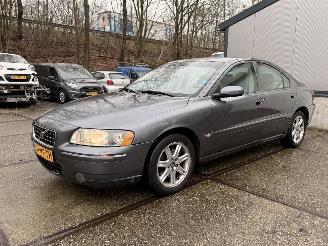 Volvo S-60 2.0T MOMENTUM AUTOMAAT! RIJDBAAR picture 2