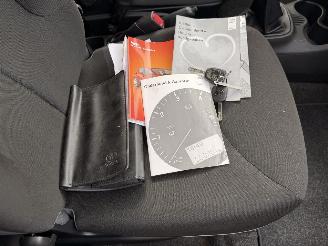 Toyota Aygo 1.0 VVT-i Now Airco NAP! picture 12