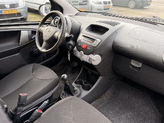 Toyota Aygo 1.0 VVT-i Now Airco NAP! picture 19