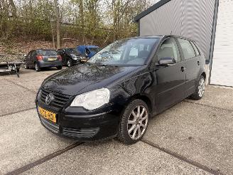 Volkswagen Polo 1.2 Optive Airco 5drs! Rijdbaar NAP! picture 3