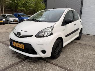 Unfallwagen Toyota Aygo 1.0 VVT-i Now NationaleAutoPas Origineel NL Airco! 2013/1