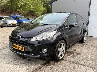Damaged car Ford Fiesta 1.25 Limited Airco 2010/1