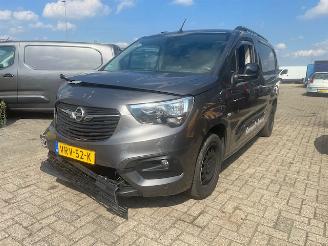skadebil bedrijf Opel Combo Automaat met navigatie  EURO6 2022/8