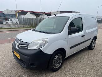 krockskadad bil bedrijf Renault Kangoo 1.5 dCi 75 Energy Comfort EURO6, NAVI, Airco 2017/4