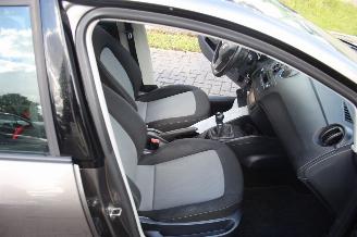 Seat Ibiza ST Fr 2015 185000 km weinig schade picture 16