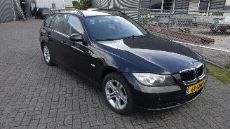 skadebil auto BMW 3-serie 318i Touring nette goed rijdende auto met weinig schade! 2008/1