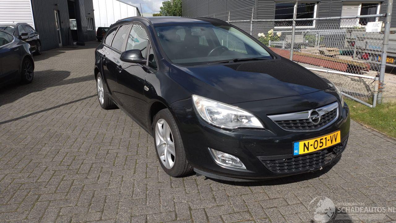 Opel Astra SPORTS TOURER 1.4 Turbo innovation Sports