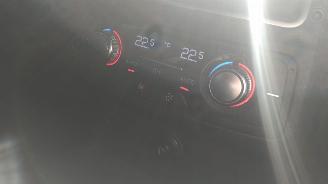 Audi A6 avant 2.0 tdi autom Sp.edition s-line Nieuwstaat ! dealer onderhouden!! picture 9