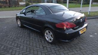 Peugeot 307 cabrio cc 2.0 lichte schade 179000 km picture 5