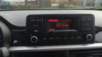 Kia Picanto 1.0 DPi ComfortLine Luxe uitvoering!! mooie schade picture 13