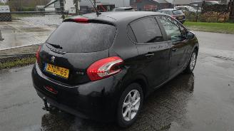 Peugeot 208 1.2 vti allure luxe auto gebruikers schade picture 6