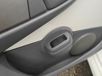 Toyota Aygo 1.0 Comfort Weinig schade picture 10