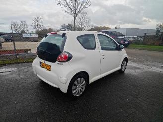 Toyota Aygo 1.0 Comfort Weinig schade picture 7