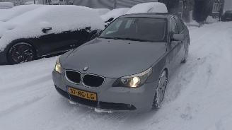 BMW 5-serie 530i executive ,rijdt goed ,gebruikersschade! picture 3