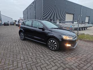 Coche accidentado Volkswagen Polo 1.4 tdi luxe uitvoering weinig schade 2015/1