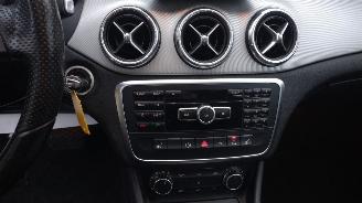 Mercedes Cla-klasse ClA 180 Ediotion AMG 85458 kilometer!! weinig schade!nieuwstaat auto! picture 17