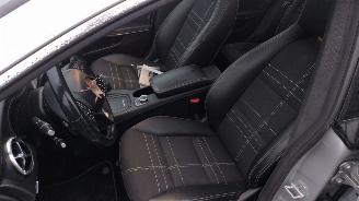 Mercedes Cla-klasse ClA 180 Ediotion AMG 85458 kilometer!! weinig schade!nieuwstaat auto! picture 13