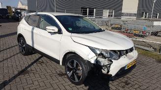 Voiture accidenté Nissan Qashqai 1.2 N-Connecta lichte schade  71000 km nap 2017/1