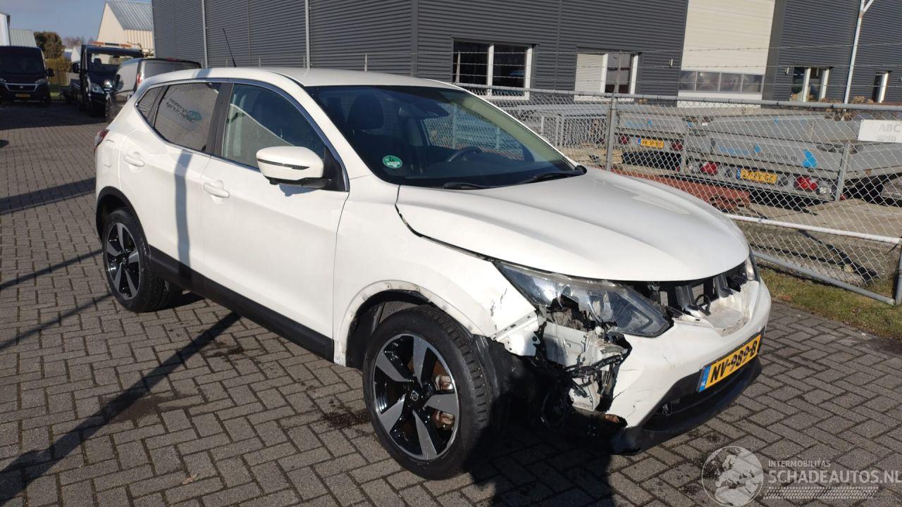 Nissan Qashqai 1.2 N-Connecta lichte schade  71000 km nap