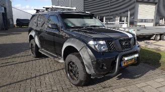 Vaurioauto  passenger cars Nissan Path-finder 2.5 DCI BAD ASS Edition Grijs kenteken beest van een auto 2007/1