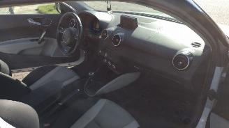 Audi A1 1.2 s edition rijdbare schade picture 15