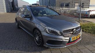 Unfallwagen Mercedes A-klasse A 250 AMG Prestige Sport Super nette auto met rijdbare schade 2014/1