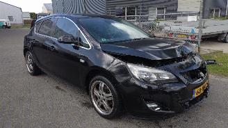 Avarii autoturisme Opel Astra 1.4 Turbo Sport Cosmo Leuke auto motor loopt auto rijdt! 2010/1