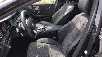 Mercedes E-klasse E220D 4 matic Pano Burmester Nieuwstaat auto! kleine schade picture 12