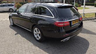 Mercedes E-klasse E220D 4 matic Pano Burmester Nieuwstaat auto! kleine schade picture 5