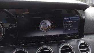 Mercedes E-klasse E220D 4 matic Pano Burmester Nieuwstaat auto! kleine schade picture 17