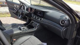 Mercedes E-klasse E220D 4 matic Pano Burmester Nieuwstaat auto! kleine schade picture 26