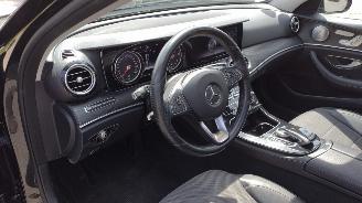 Mercedes E-klasse E220D 4 matic Pano Burmester Nieuwstaat auto! kleine schade picture 10