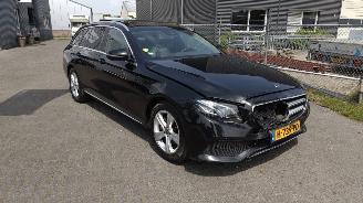 Mercedes E-klasse E220D 4 matic Pano Burmester Nieuwstaat auto! kleine schade picture 1