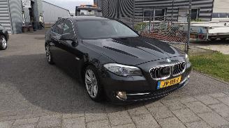 uszkodzony samochody osobowe BMW 5-serie 523i 3.0 high autom exec Opendak H.U.D. Sportleer mooie auto!! 2010/4