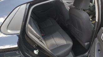 Hyundai Ioniq Comfort EV licht schade gewoon rijdbaar! picture 15