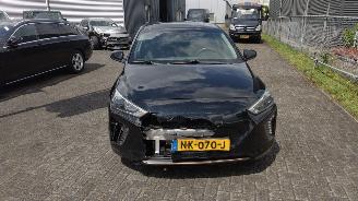 Hyundai Ioniq Comfort EV licht schade gewoon rijdbaar! picture 2