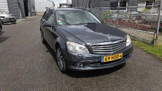 Avarii autoturisme Mercedes C-klasse 200 Kombi Elegance nette goed rijdende auto weinig schade! 2008/1