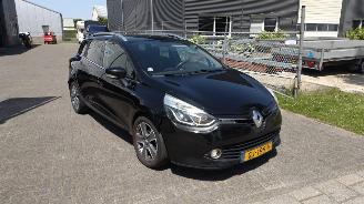 krockskadad bil auto Renault Clio 0.9 TCE Night en day rijdbare schade 2015/1