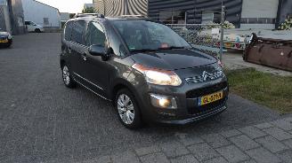 Avarii autoturisme Citroën C3 picasso 1.2 Exclusive Mooie auto Lichte schade 2015/1