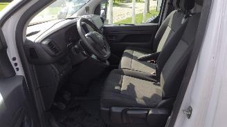 Opel Vivaro 2.0 124 S&S L3 87000 km met lichte schade picture 12