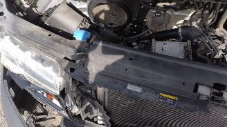 Volkswagen Crafter 2.0 Tdi 140 PK L3H2 nette bus 135000 km ! picture 3