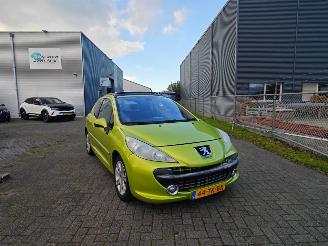Vaurioauto  passenger cars Peugeot 207 luxe auto met recente apk geen schade 2006/1
