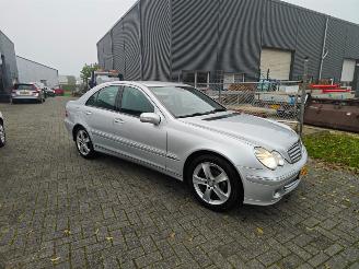 skadebil auto Mercedes C-klasse c180 automaat goed rijdende auto 2005/1