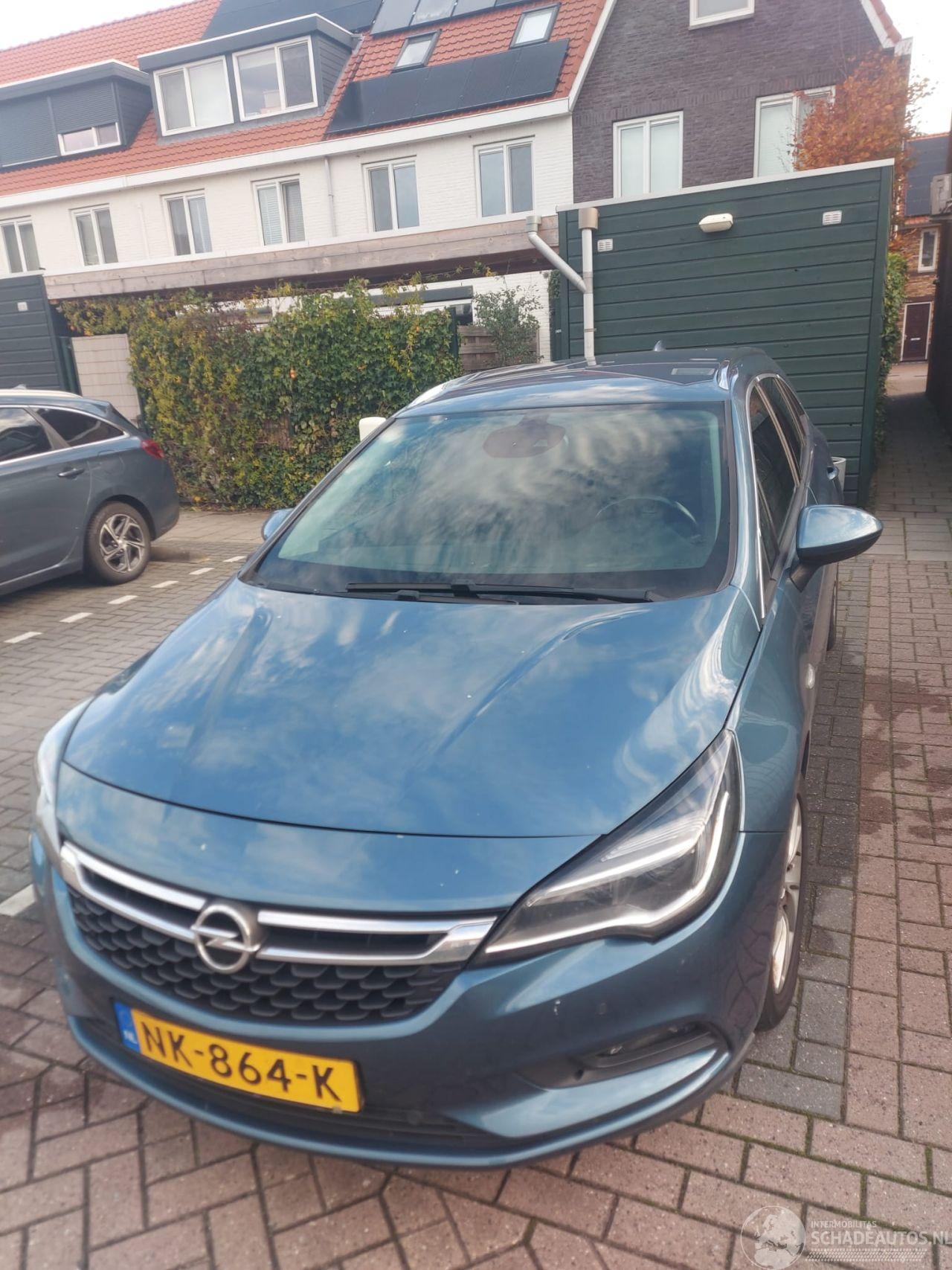 Opel Astra SPORTS TOURER+