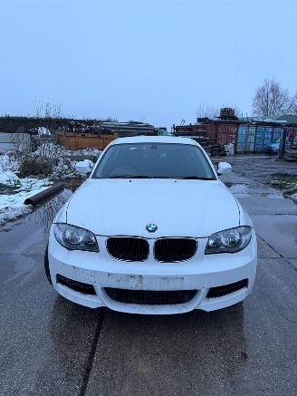 krockskadad bil auto BMW 1-serie e87 Rechtsgestuurd 2010/11