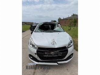 Uttjänta bilar auto Peugeot 208 208 I (CA/CC/CK/CL), Hatchback, 2012 / 2019 1.2 12V e-THP PureTech 110 2017/8